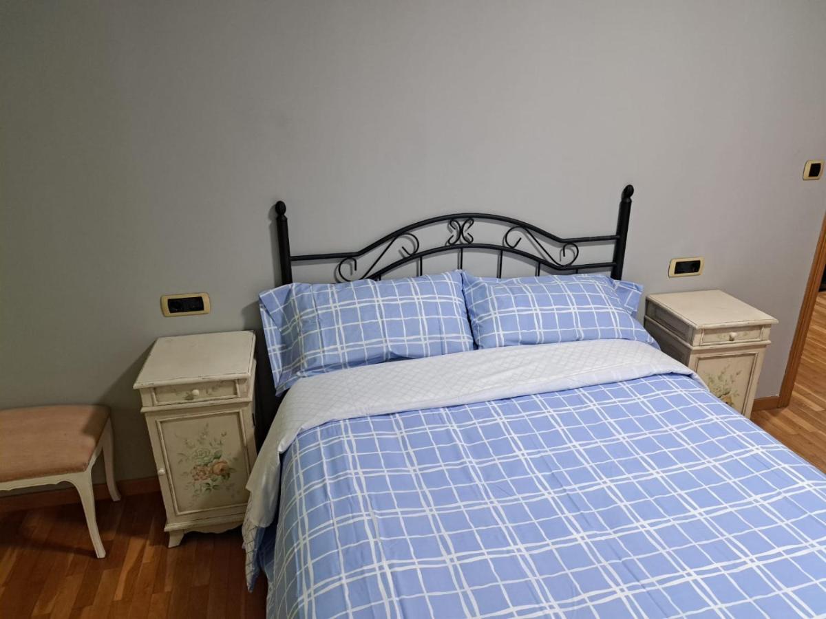Piso Millenium Apartment Оуренсе Екстериор снимка